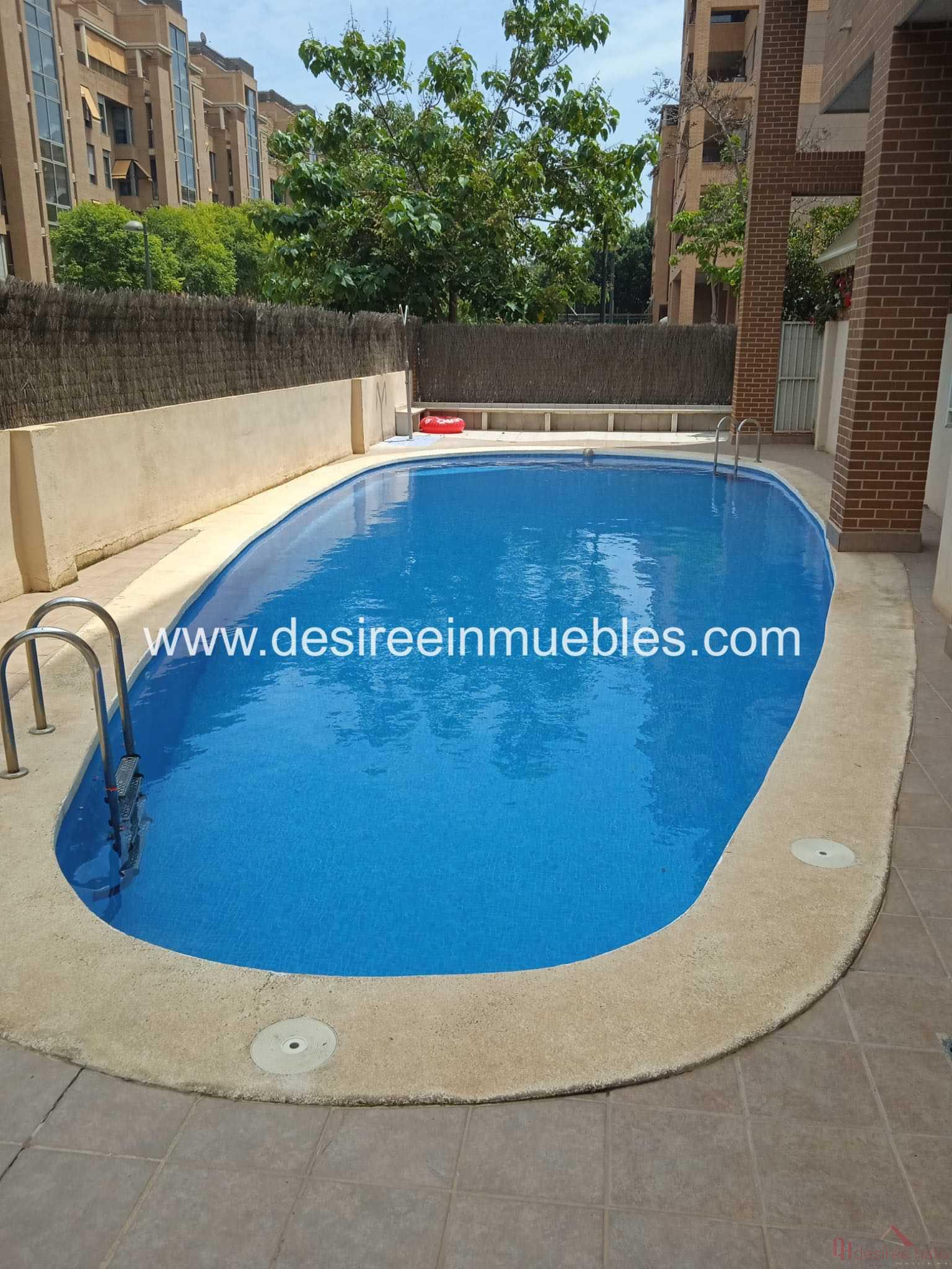 For sale of duplex in Valencia