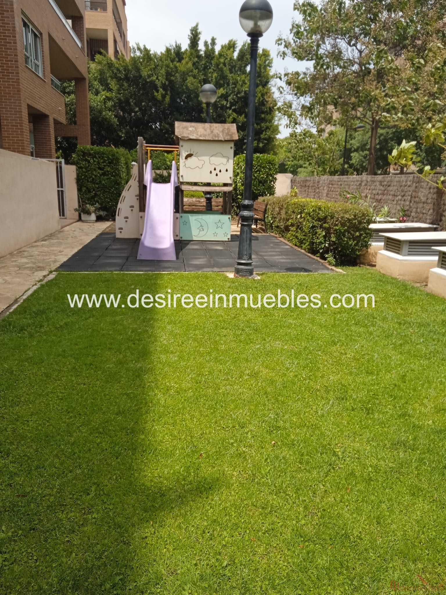 For sale of duplex in Valencia