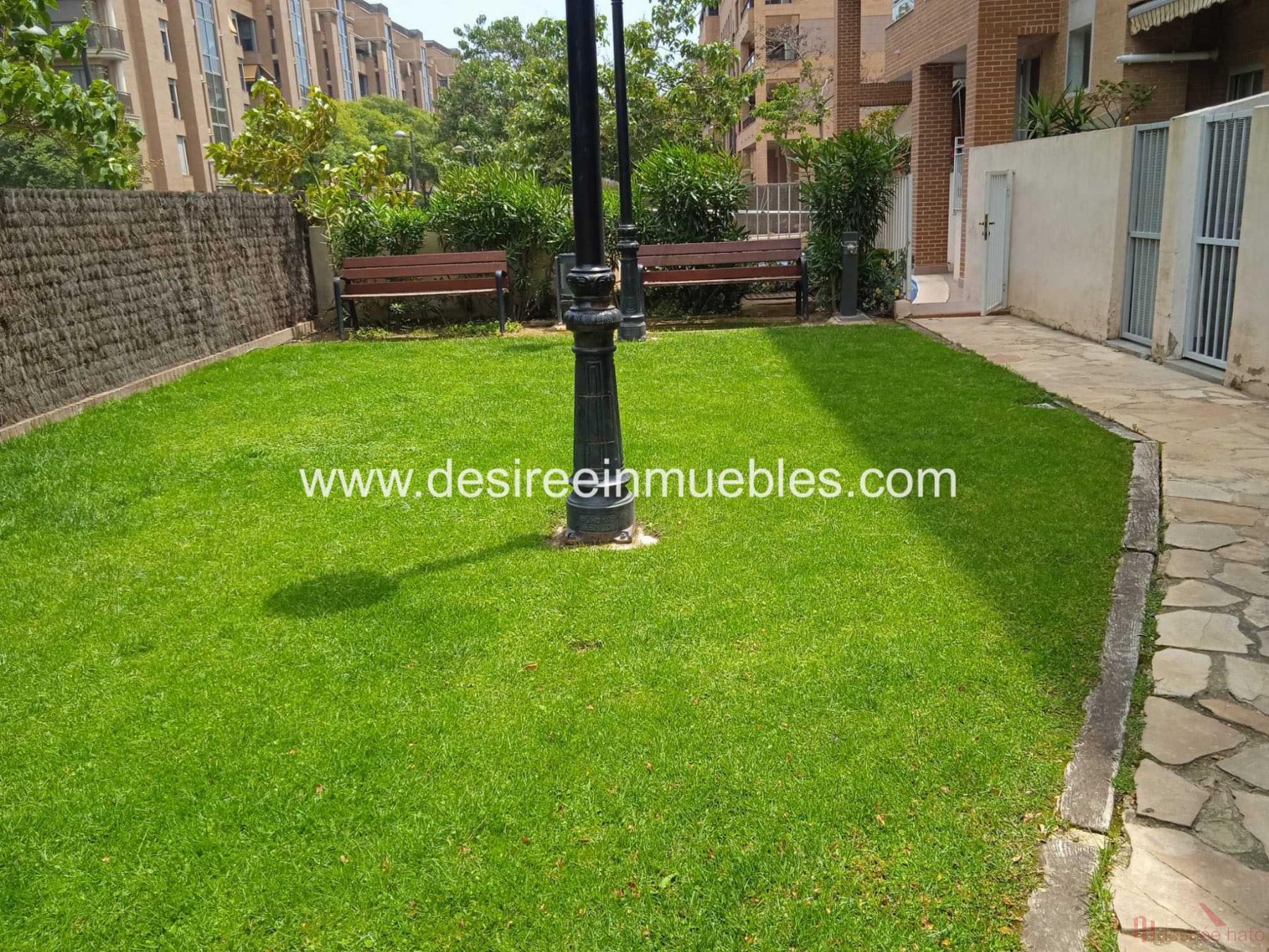 For sale of duplex in Valencia
