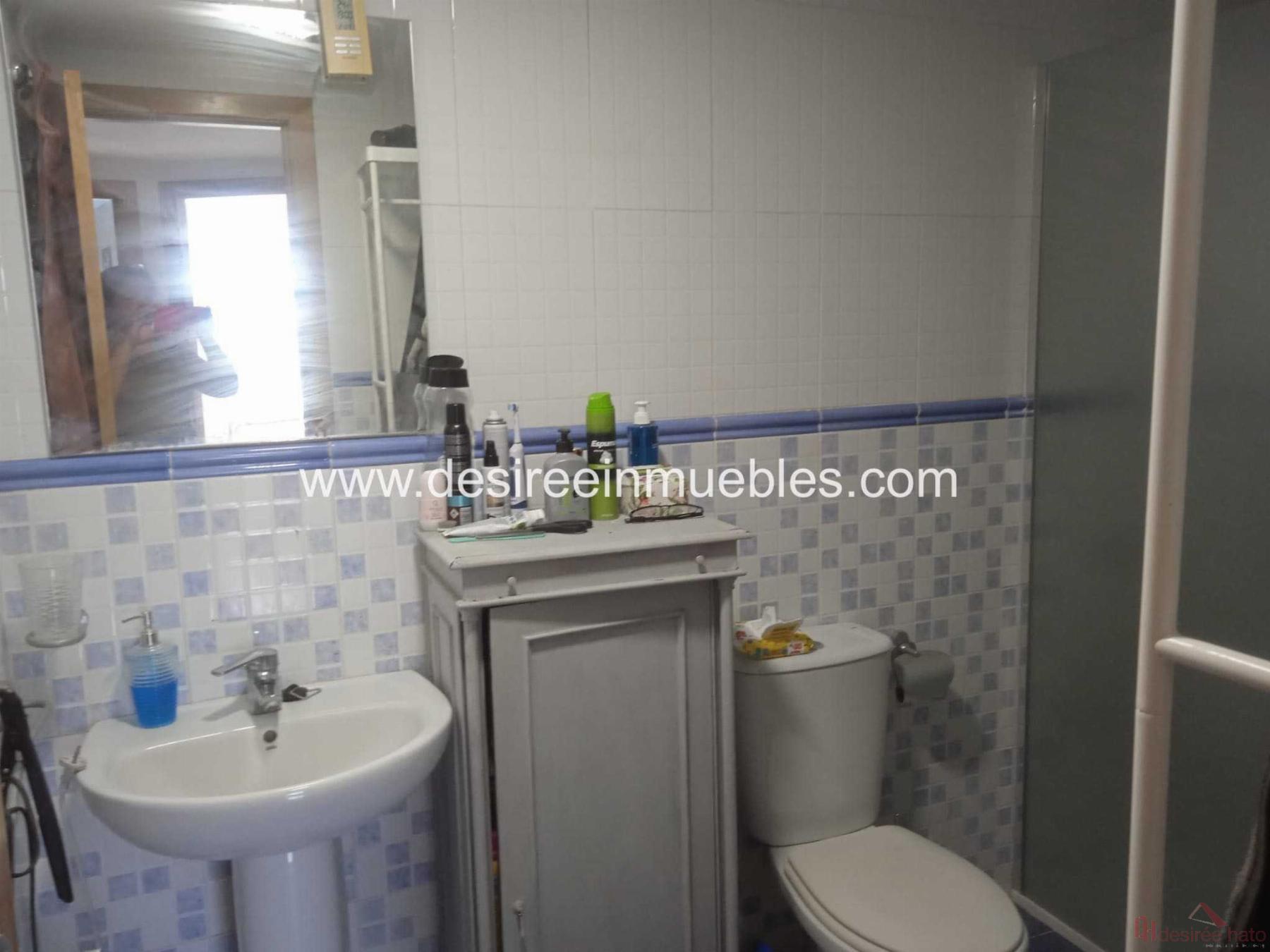 For sale of duplex in Valencia
