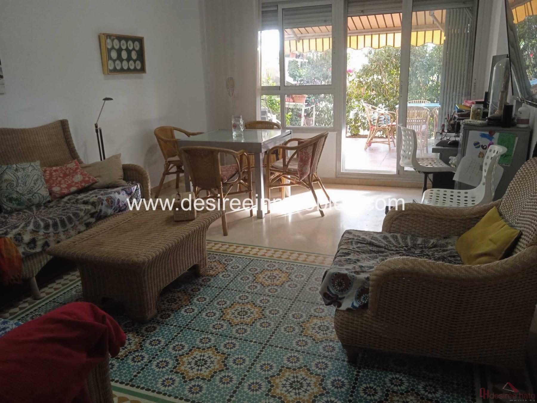 For sale of duplex in Valencia