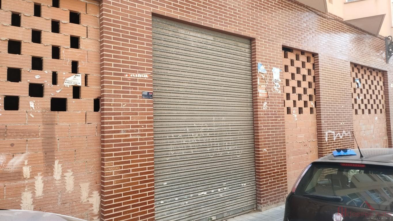 For sale of commercial in Valencia