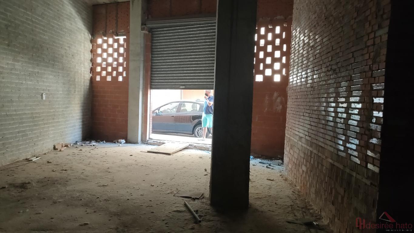 For sale of commercial in Valencia