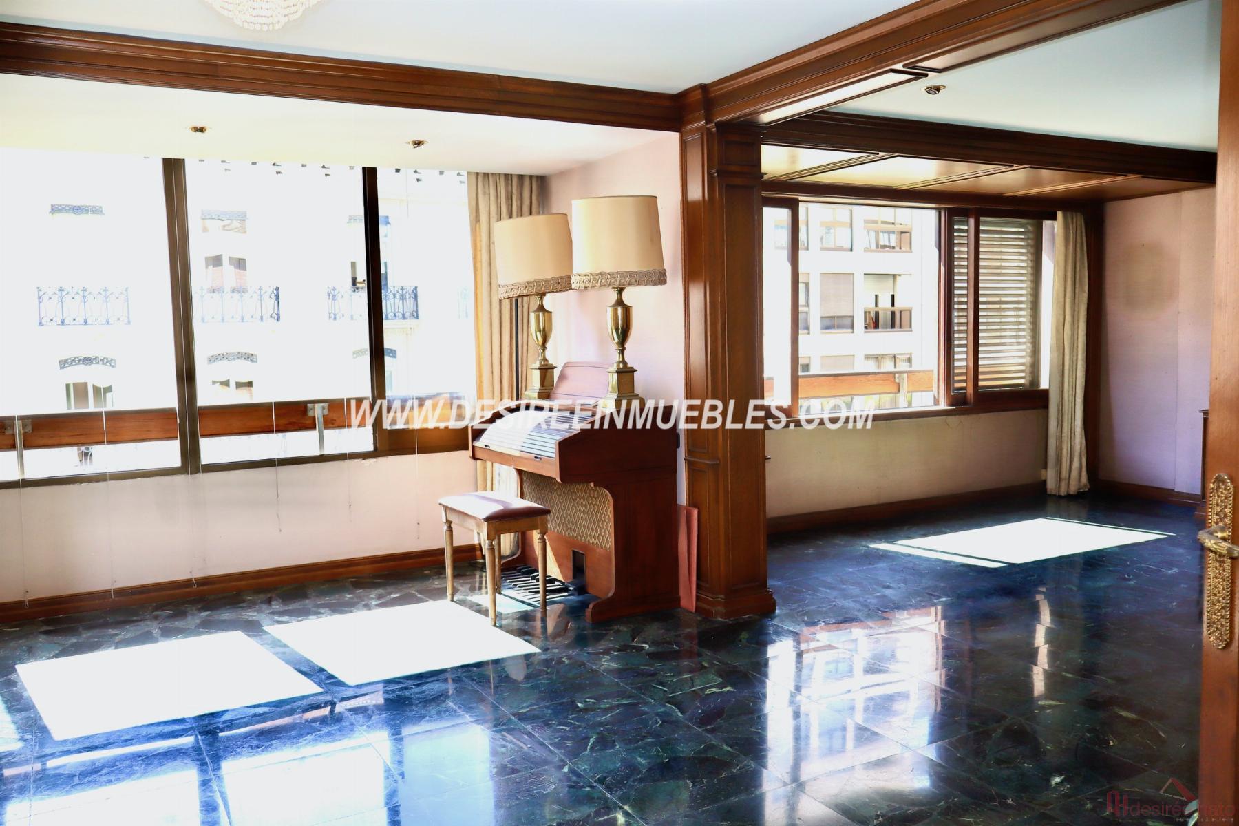 For sale of flat in Valencia