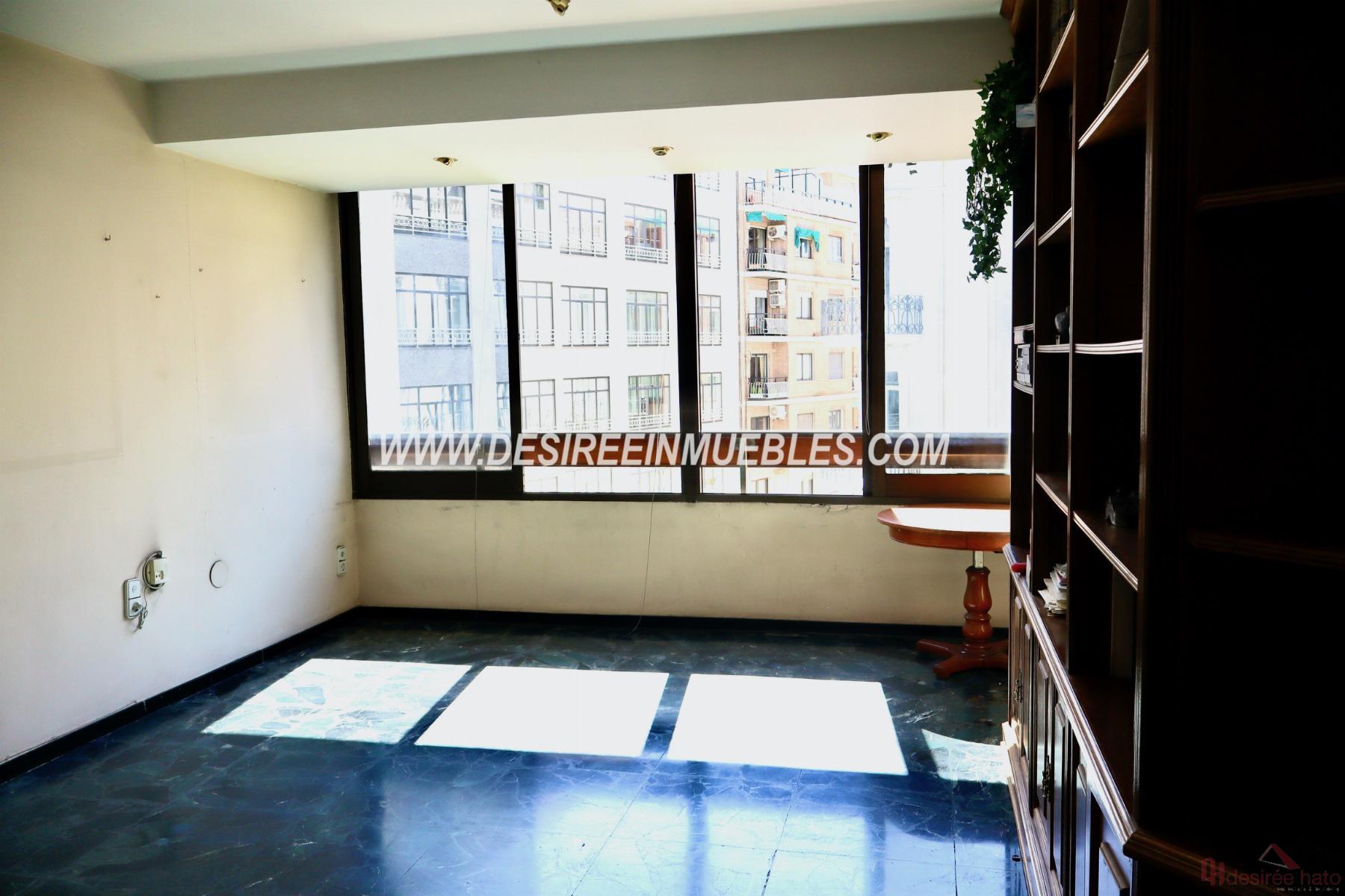 For sale of flat in Valencia