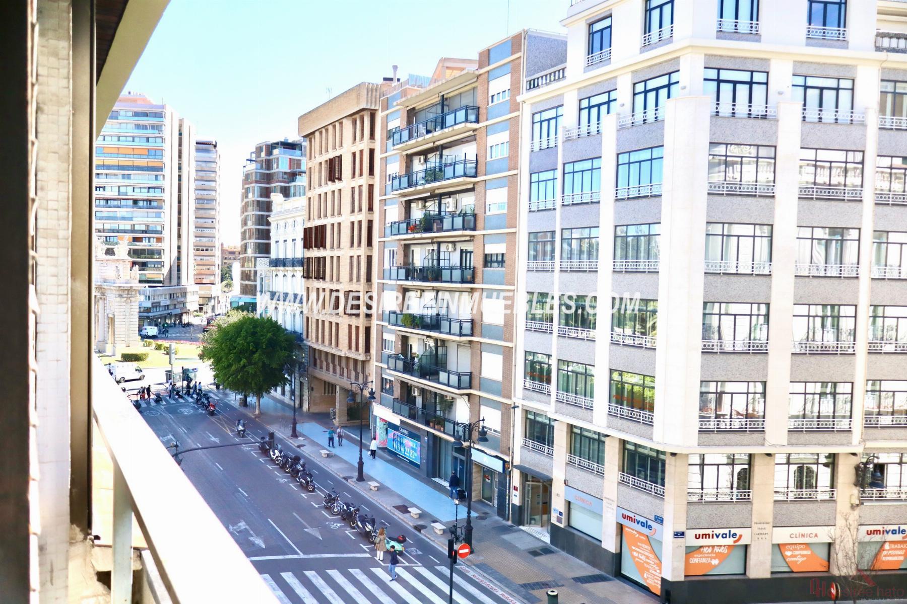 For sale of flat in Valencia