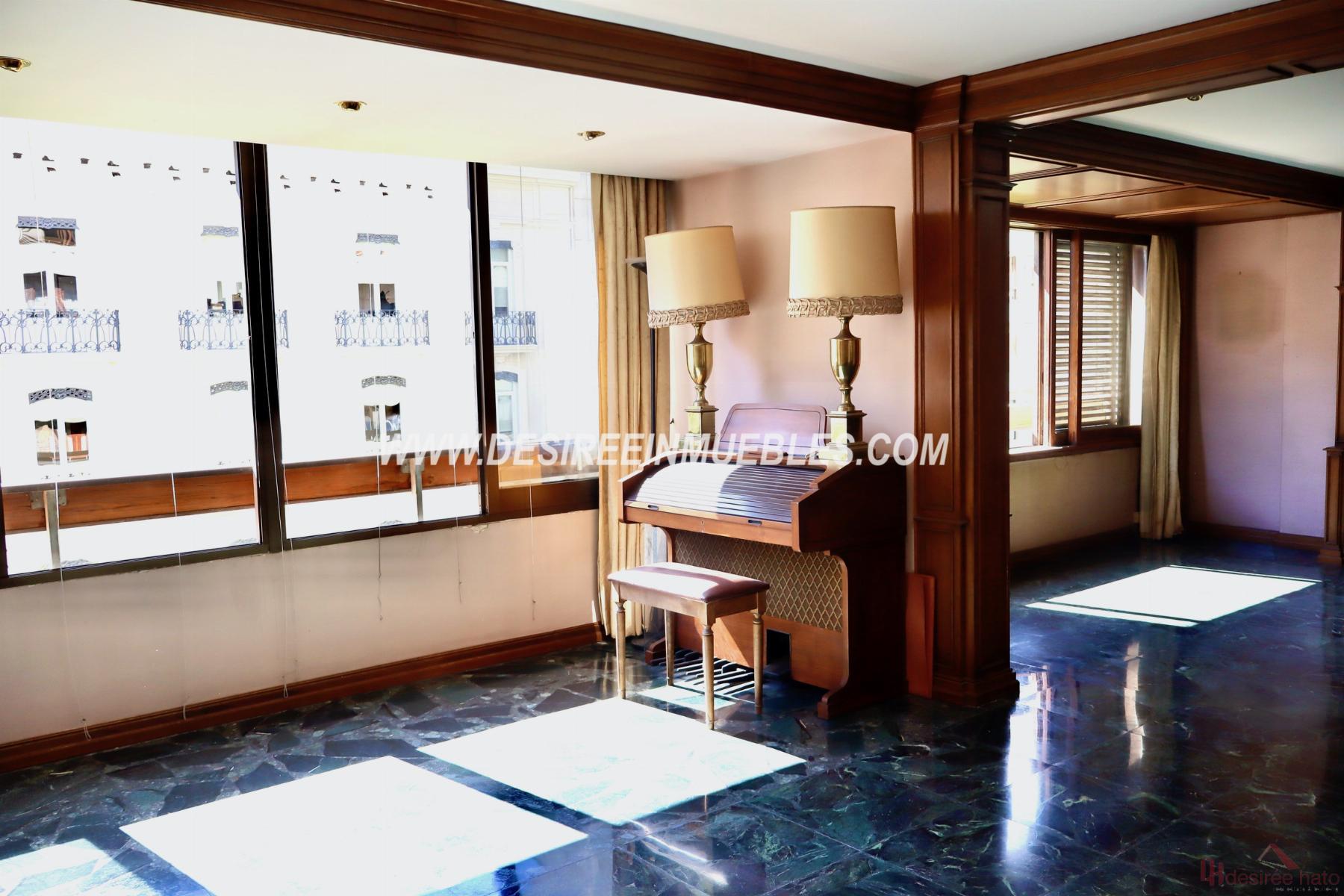 For sale of flat in Valencia