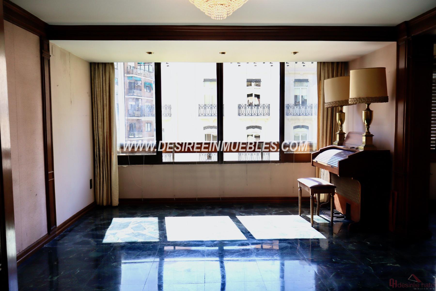 For sale of flat in Valencia