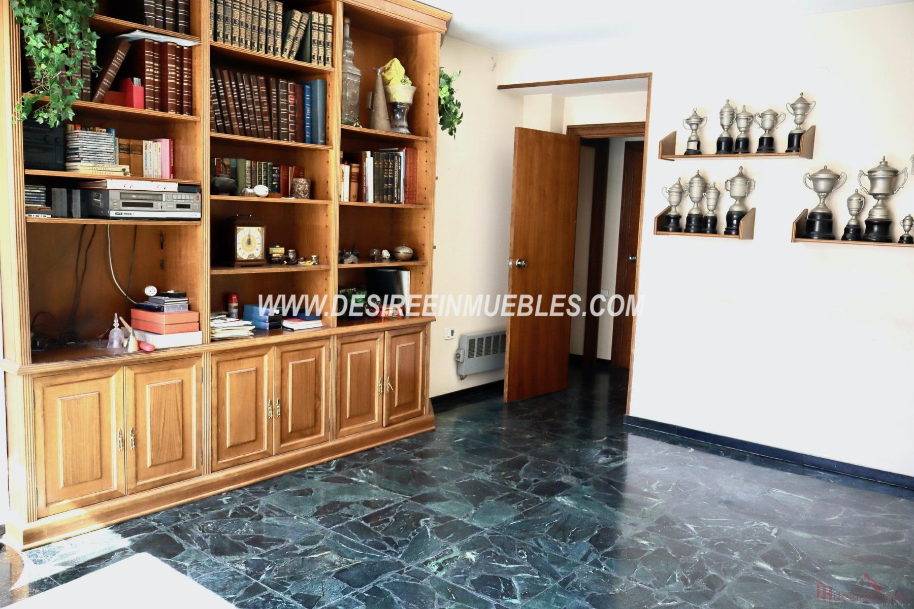 For sale of flat in Valencia