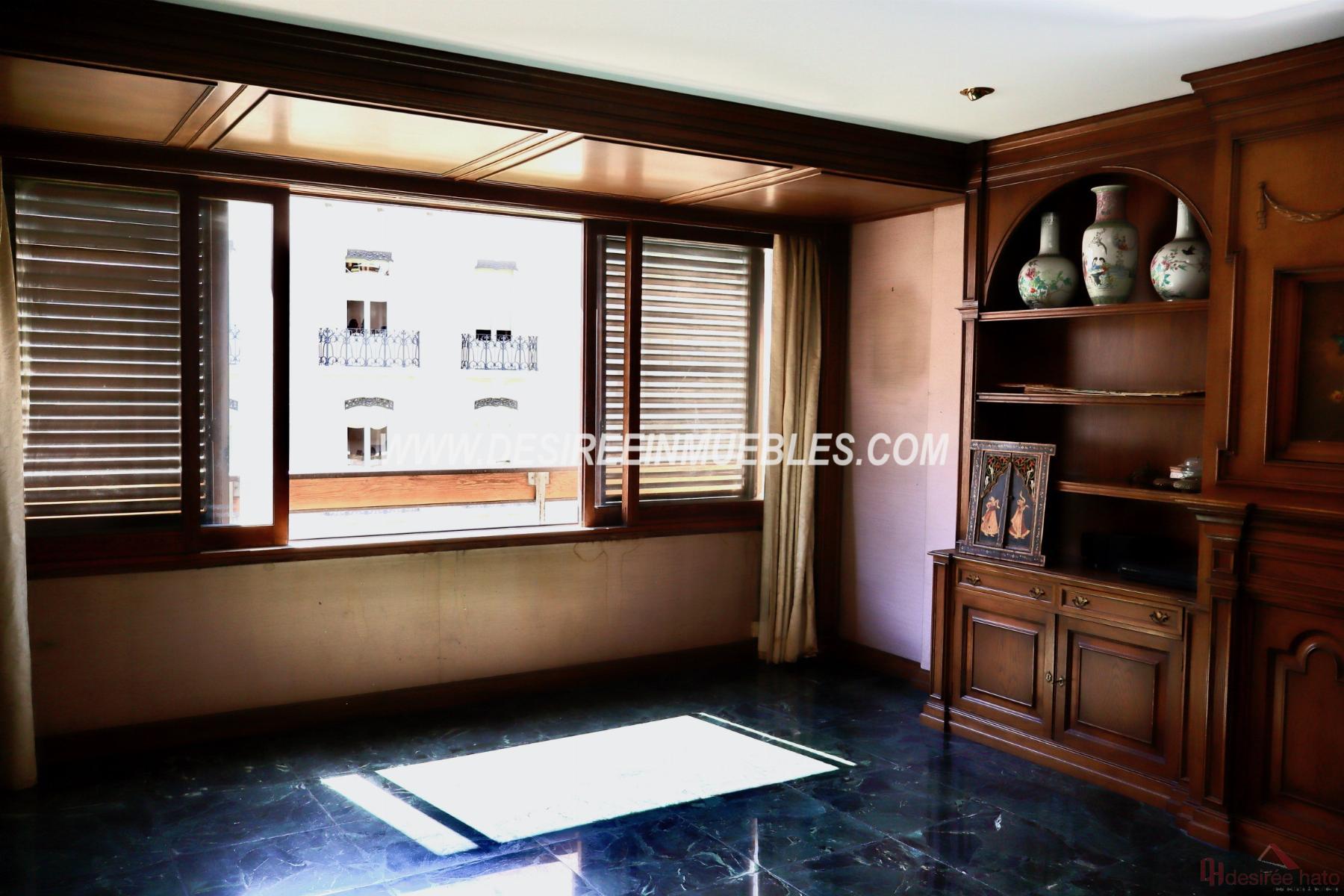 For sale of flat in Valencia