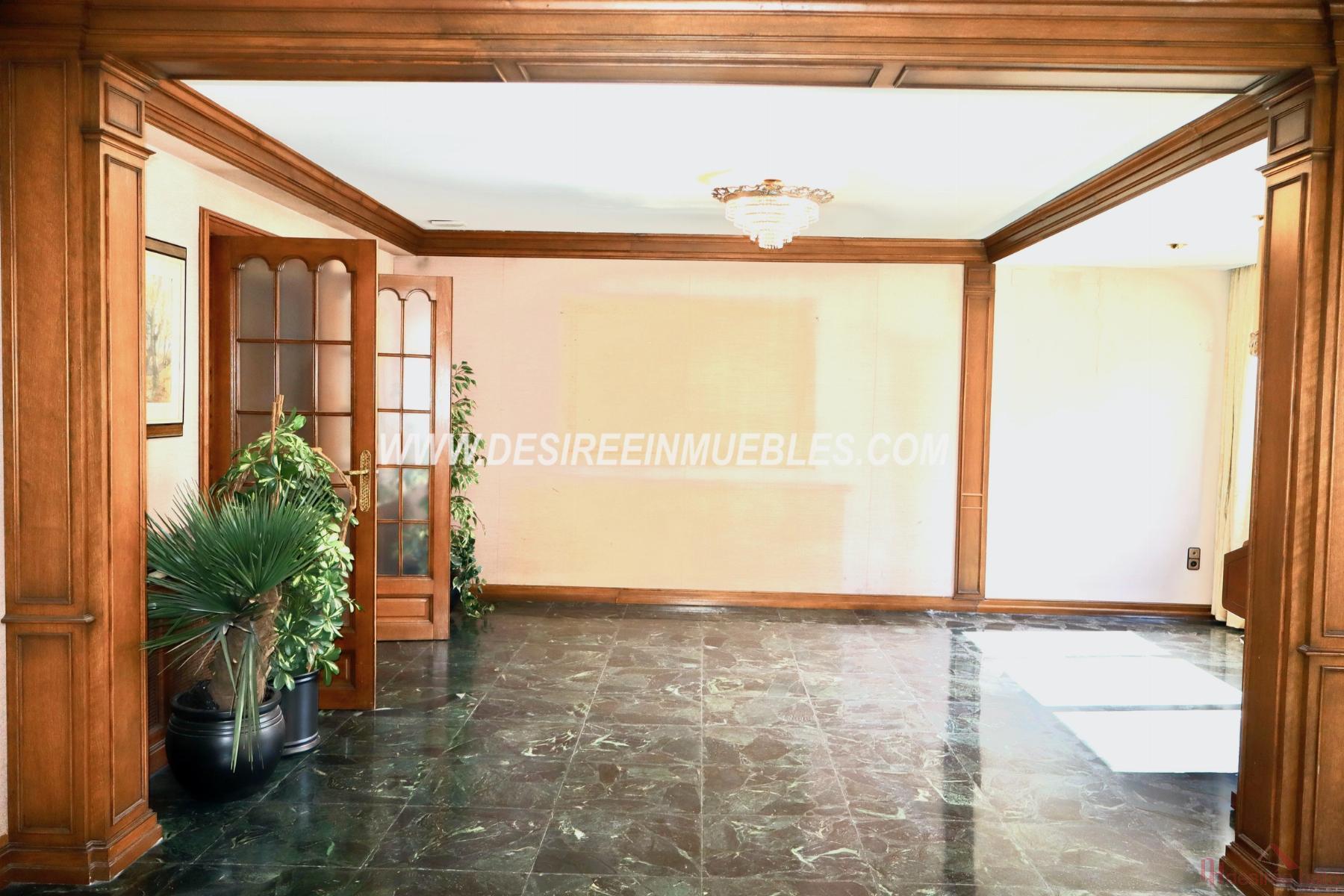 For sale of flat in Valencia