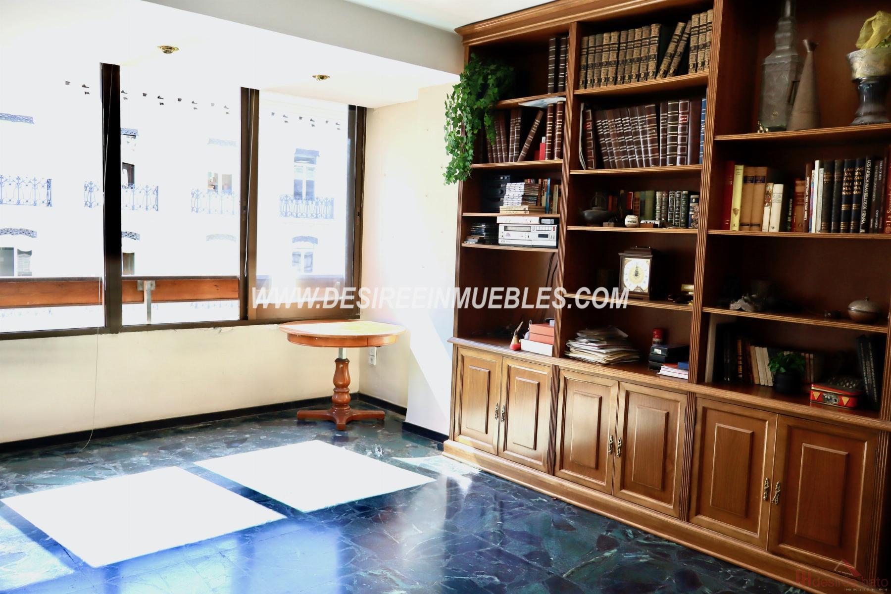For sale of flat in Valencia