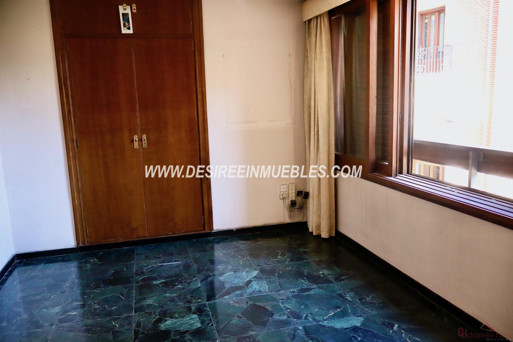 For sale of flat in Valencia