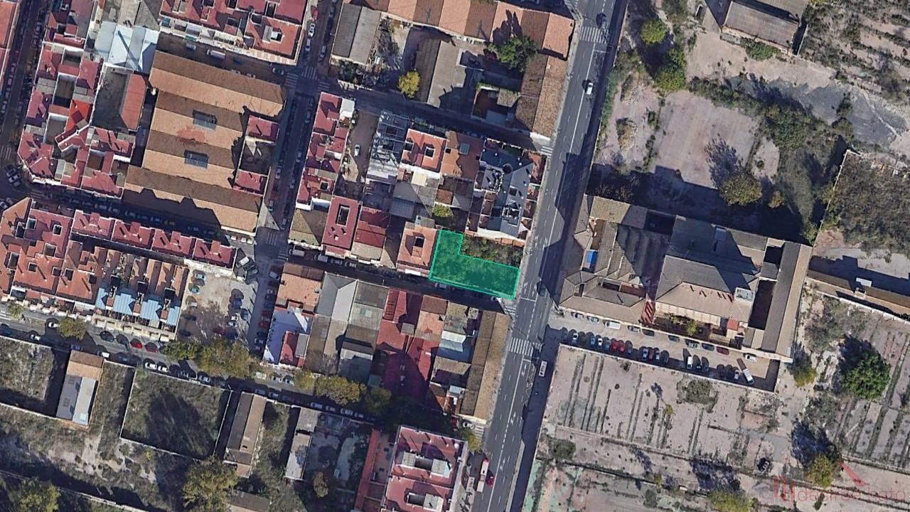 For sale of land in Valencia