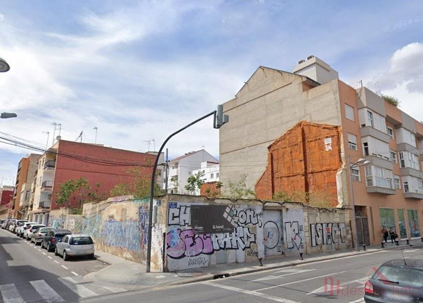 For sale of land in Valencia