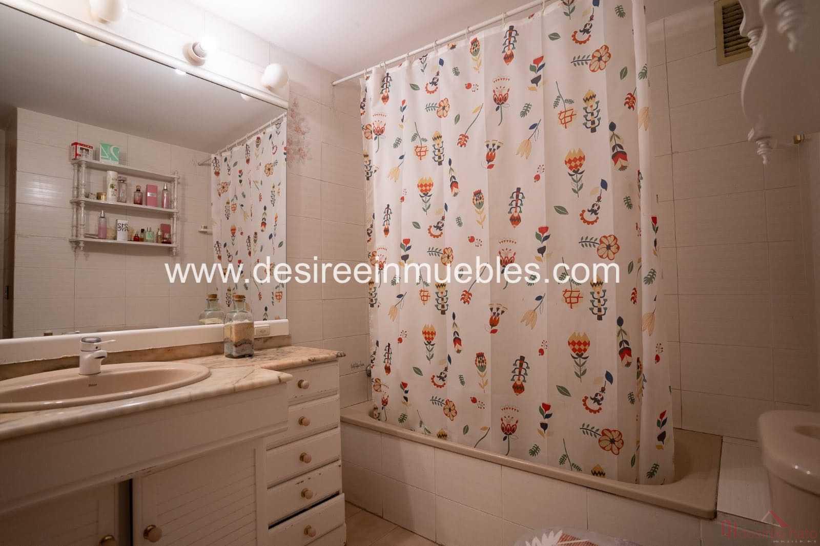 For sale of flat in Valencia