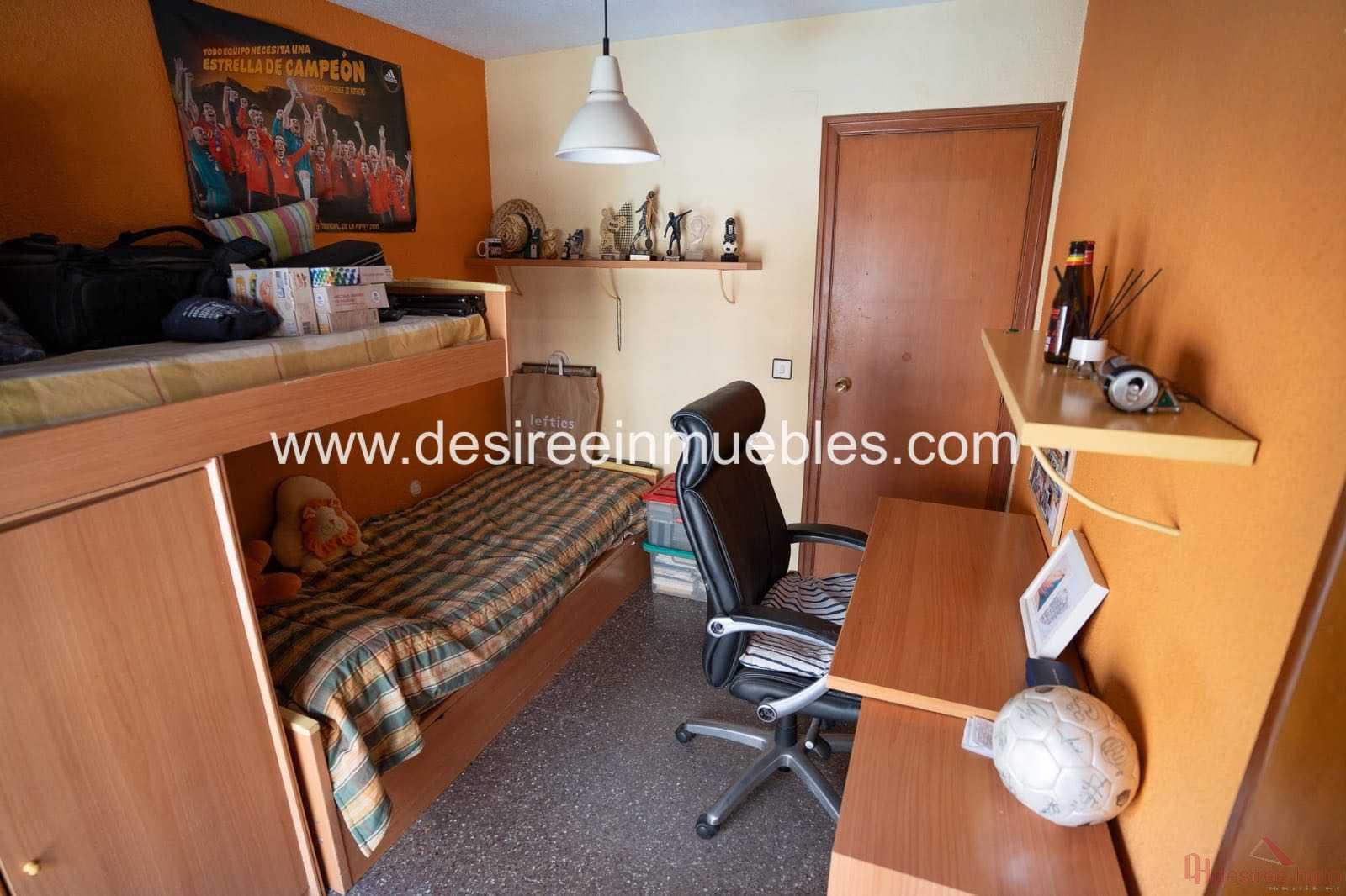 For sale of flat in Valencia