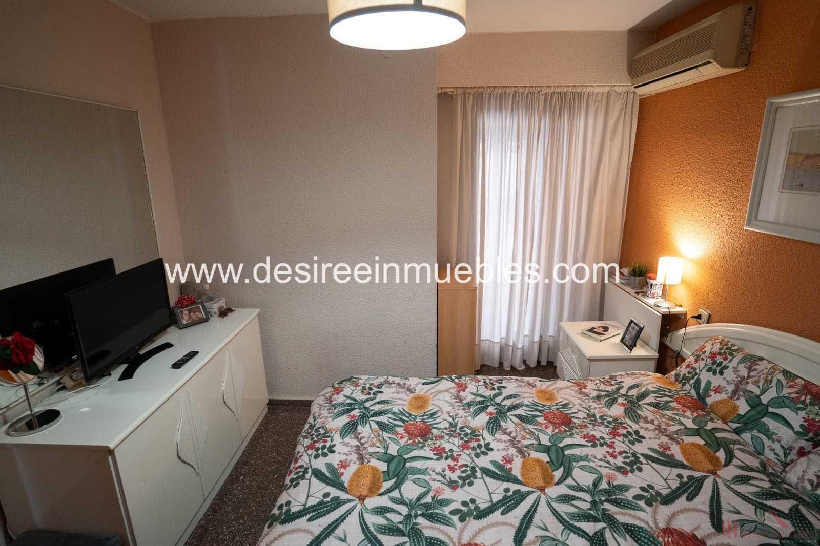 For sale of flat in Valencia