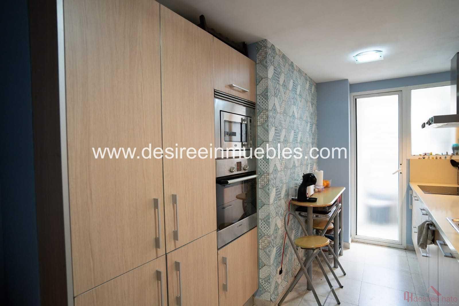 For sale of flat in Valencia