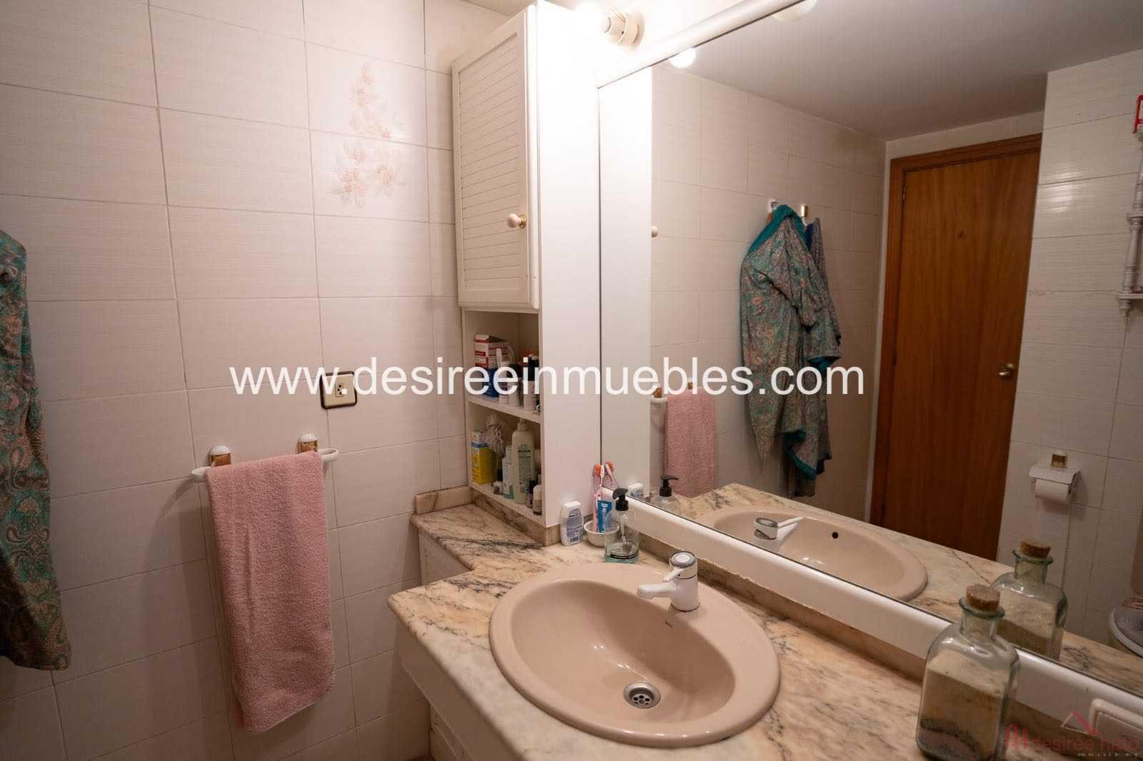 For sale of flat in Valencia