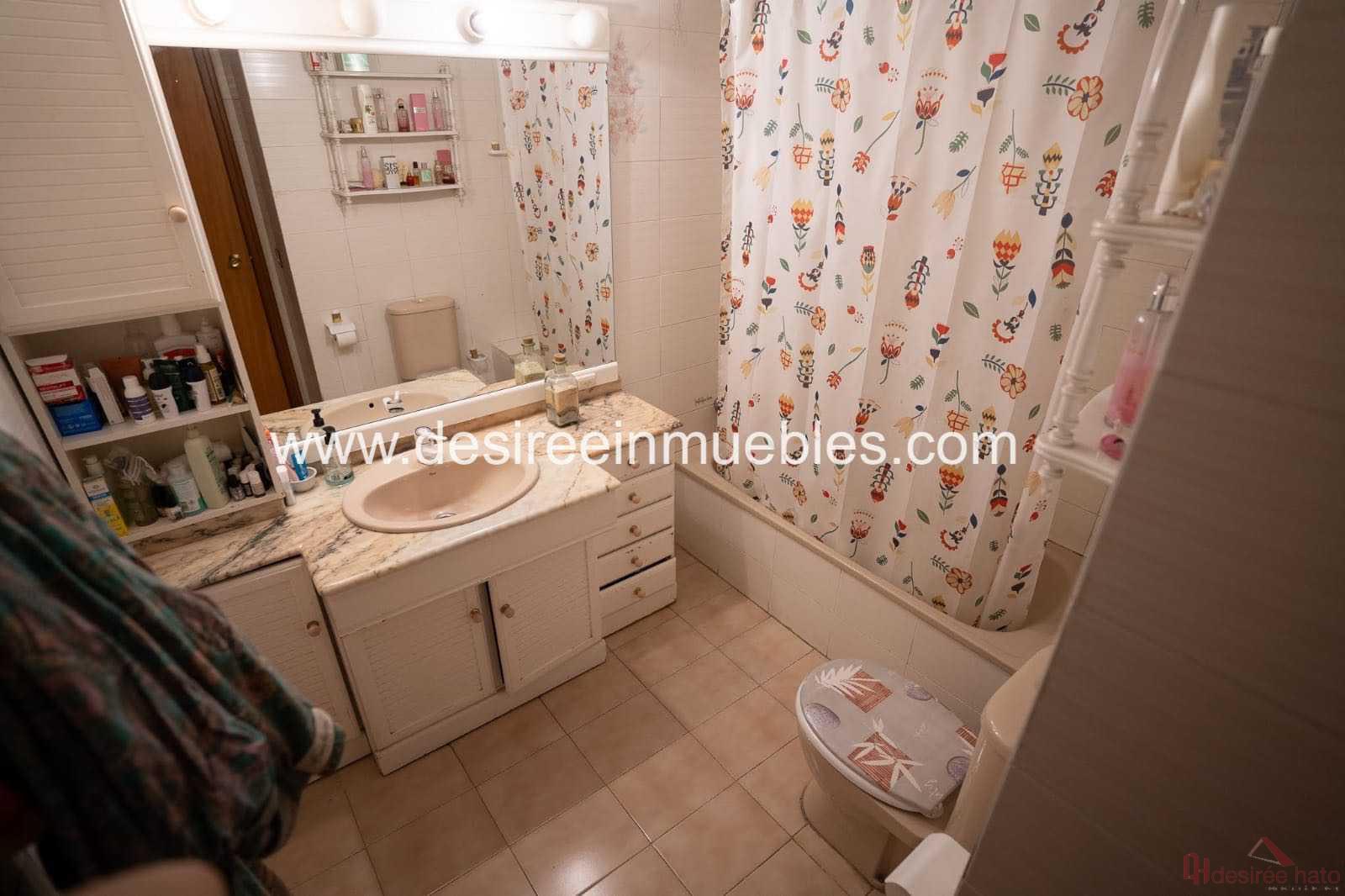 For sale of flat in Valencia