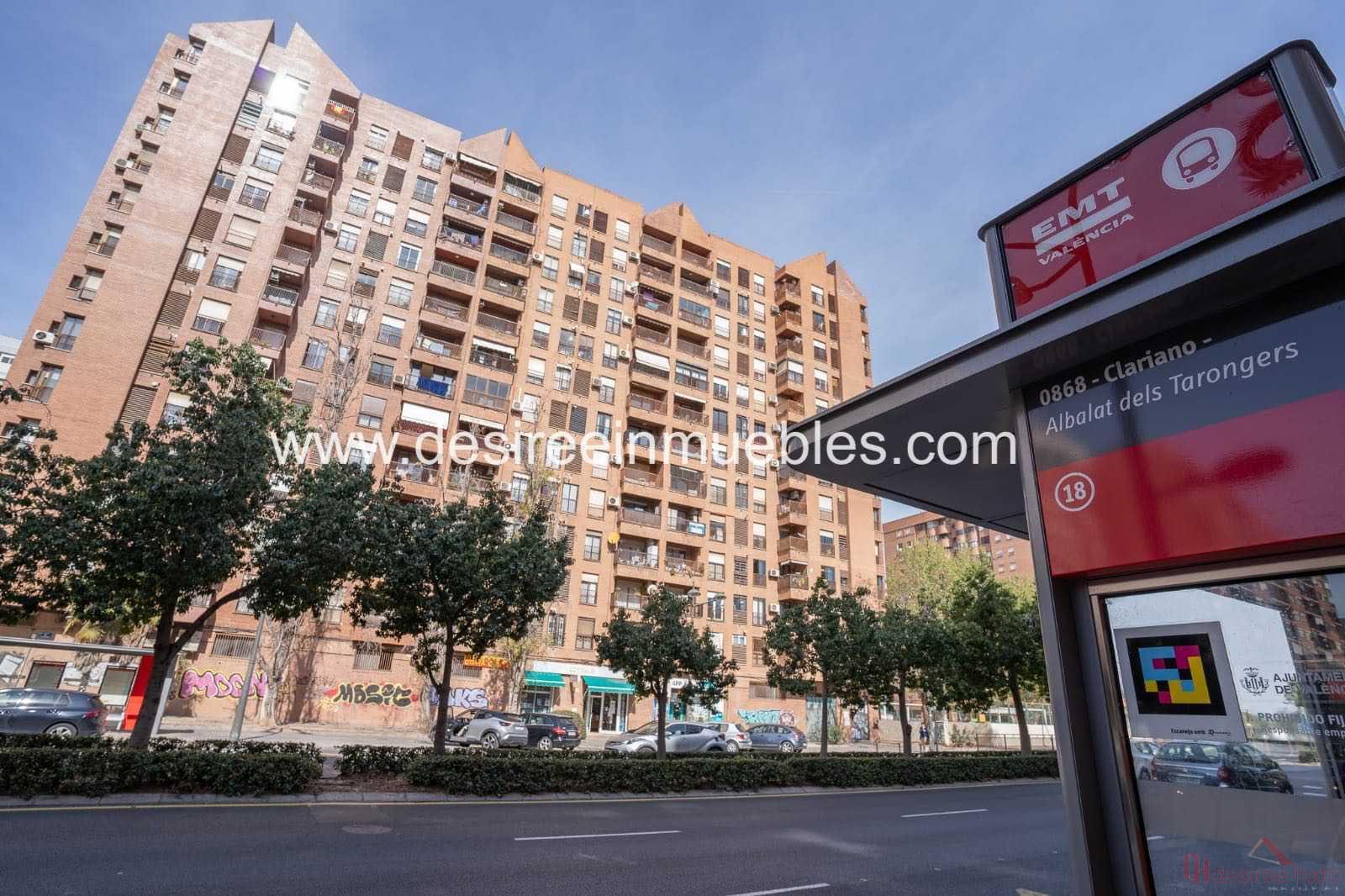 For sale of flat in Valencia