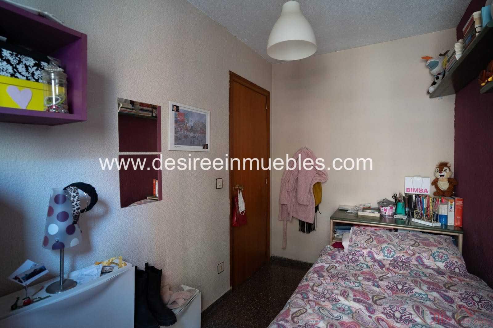 For sale of flat in Valencia