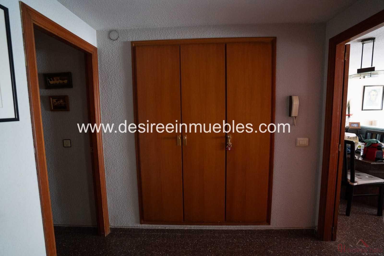 For sale of flat in Valencia