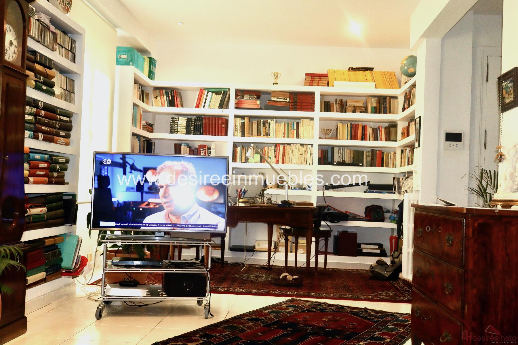 For sale of flat in Valencia