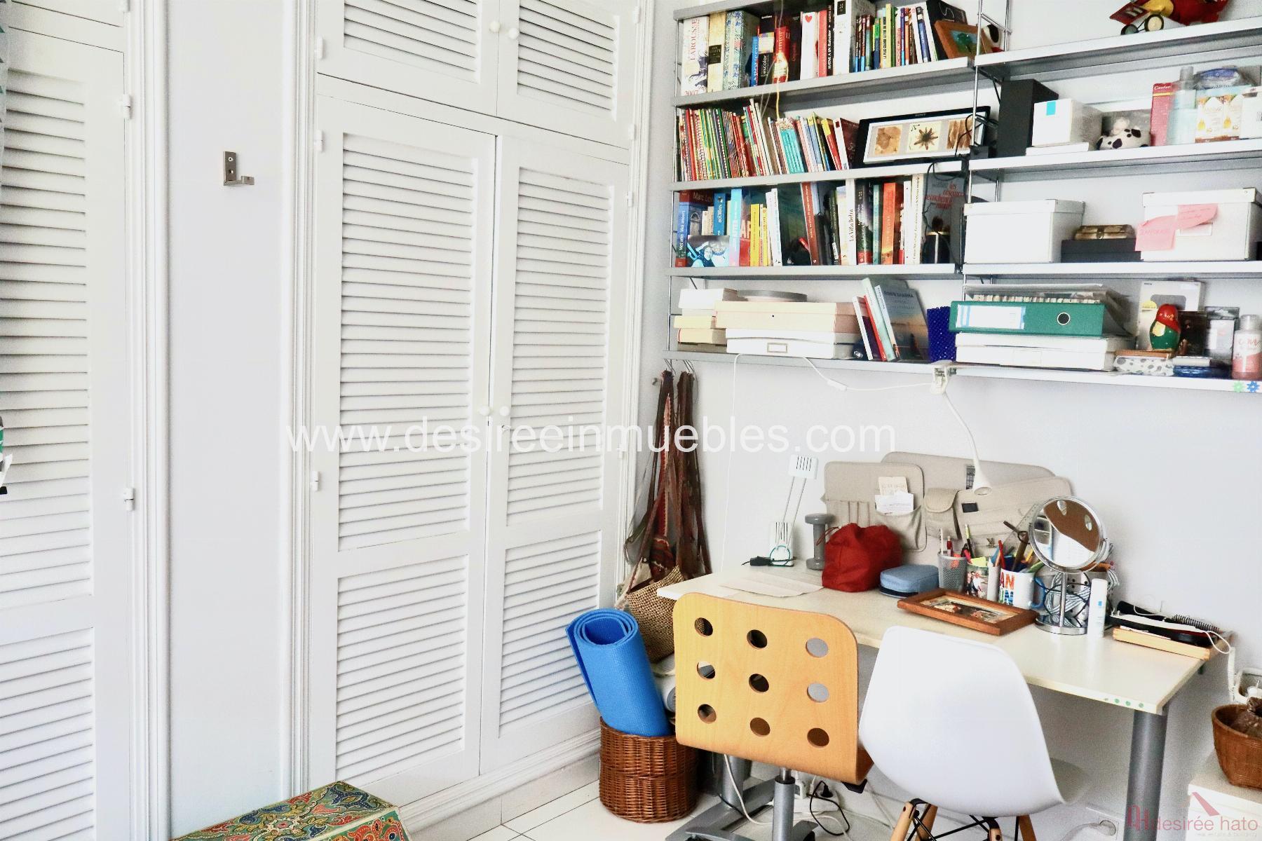For sale of flat in Valencia