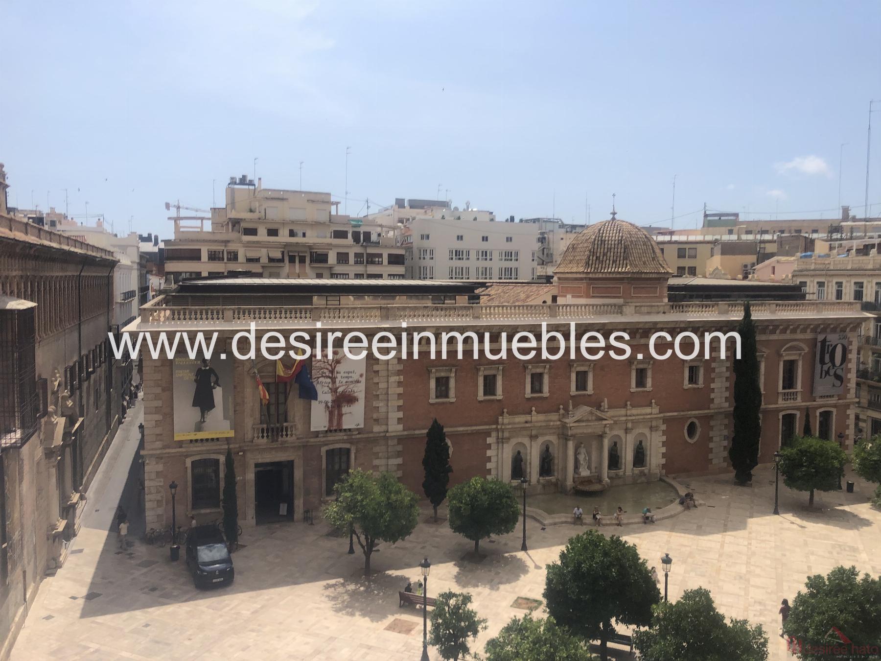 For sale of flat in Valencia