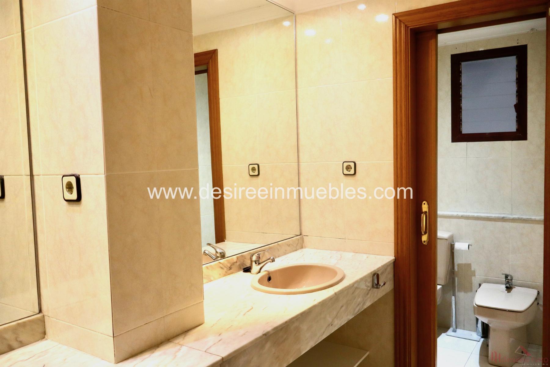 For sale of flat in Valencia