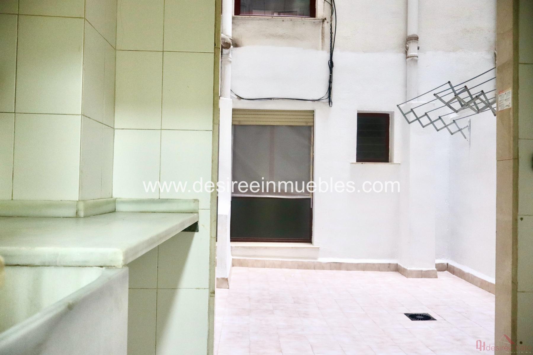 For sale of flat in Valencia