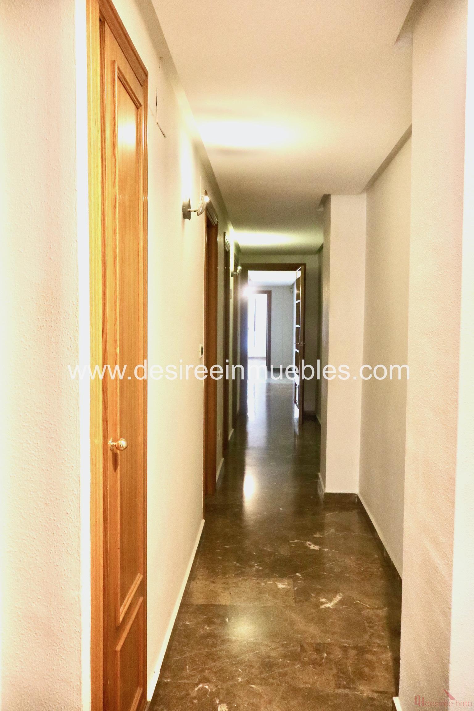 For sale of flat in Valencia