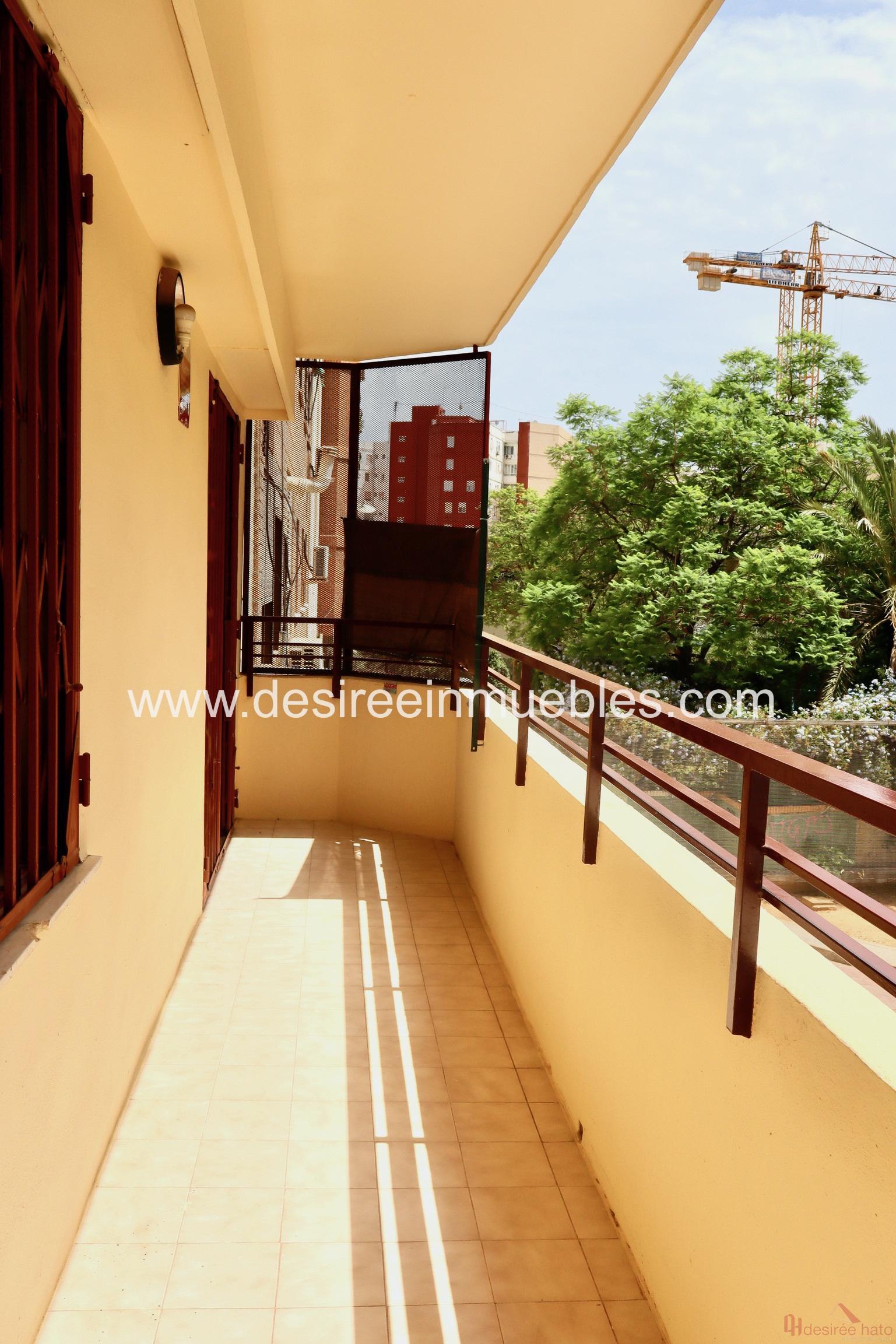 For sale of flat in Valencia