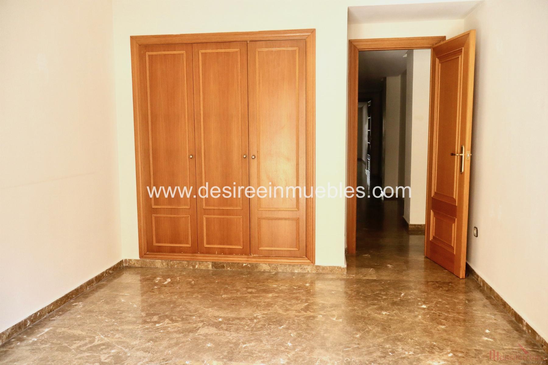 For sale of flat in Valencia