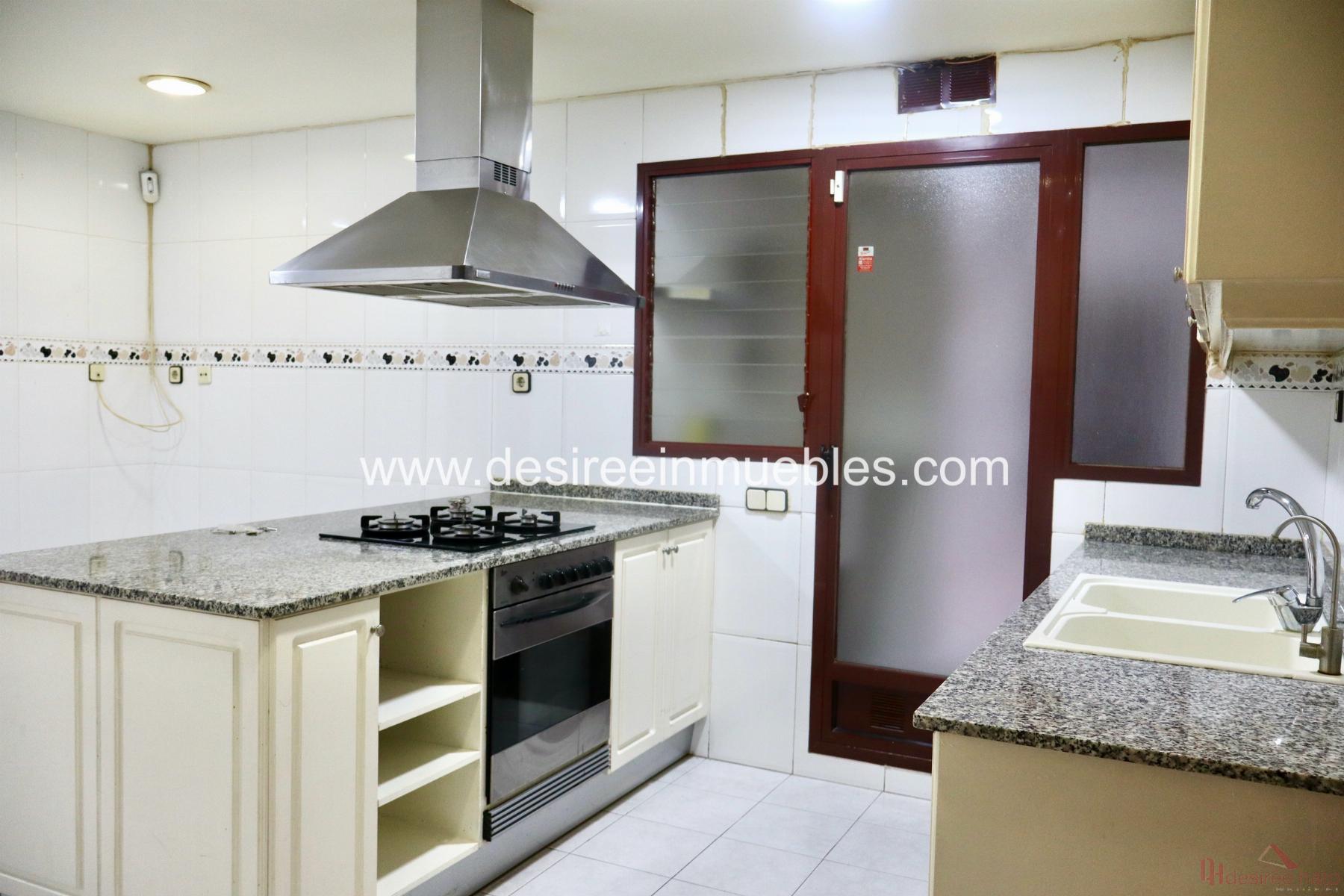 For sale of flat in Valencia