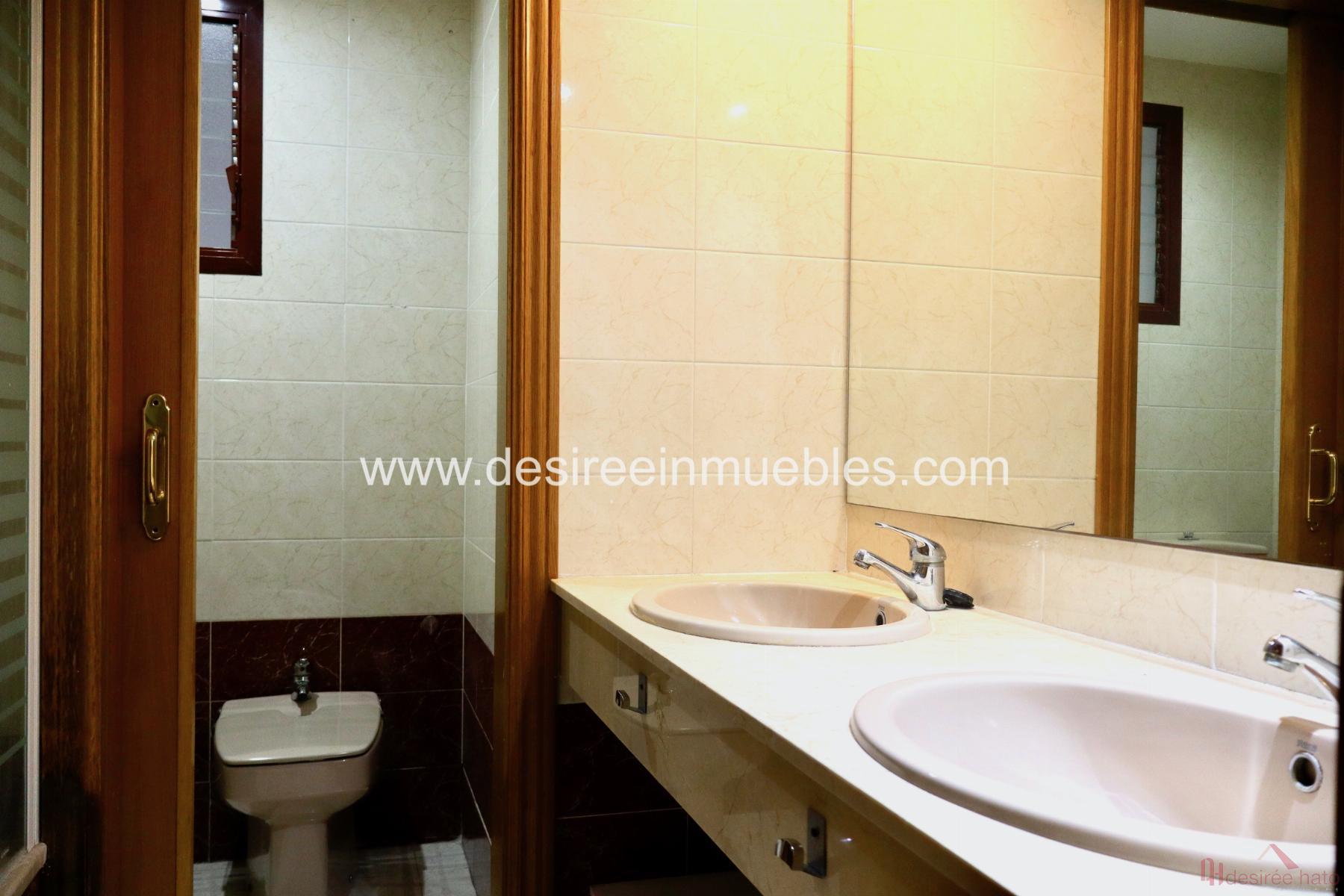 For sale of flat in Valencia