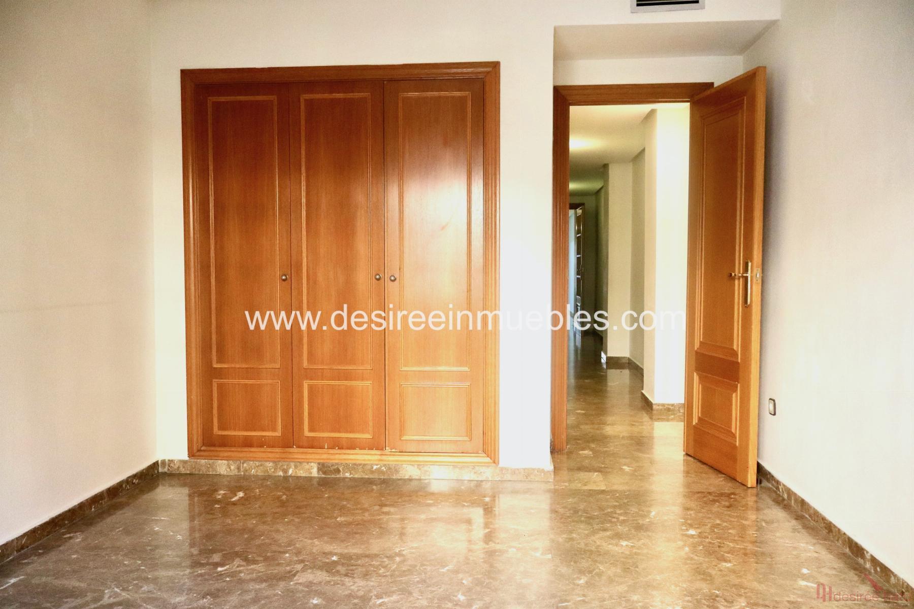 For sale of flat in Valencia