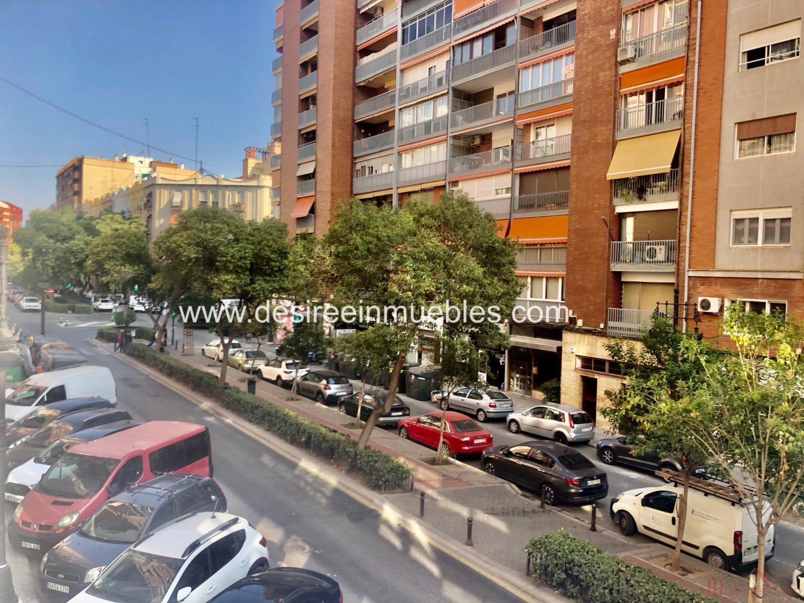 For sale of flat in Valencia