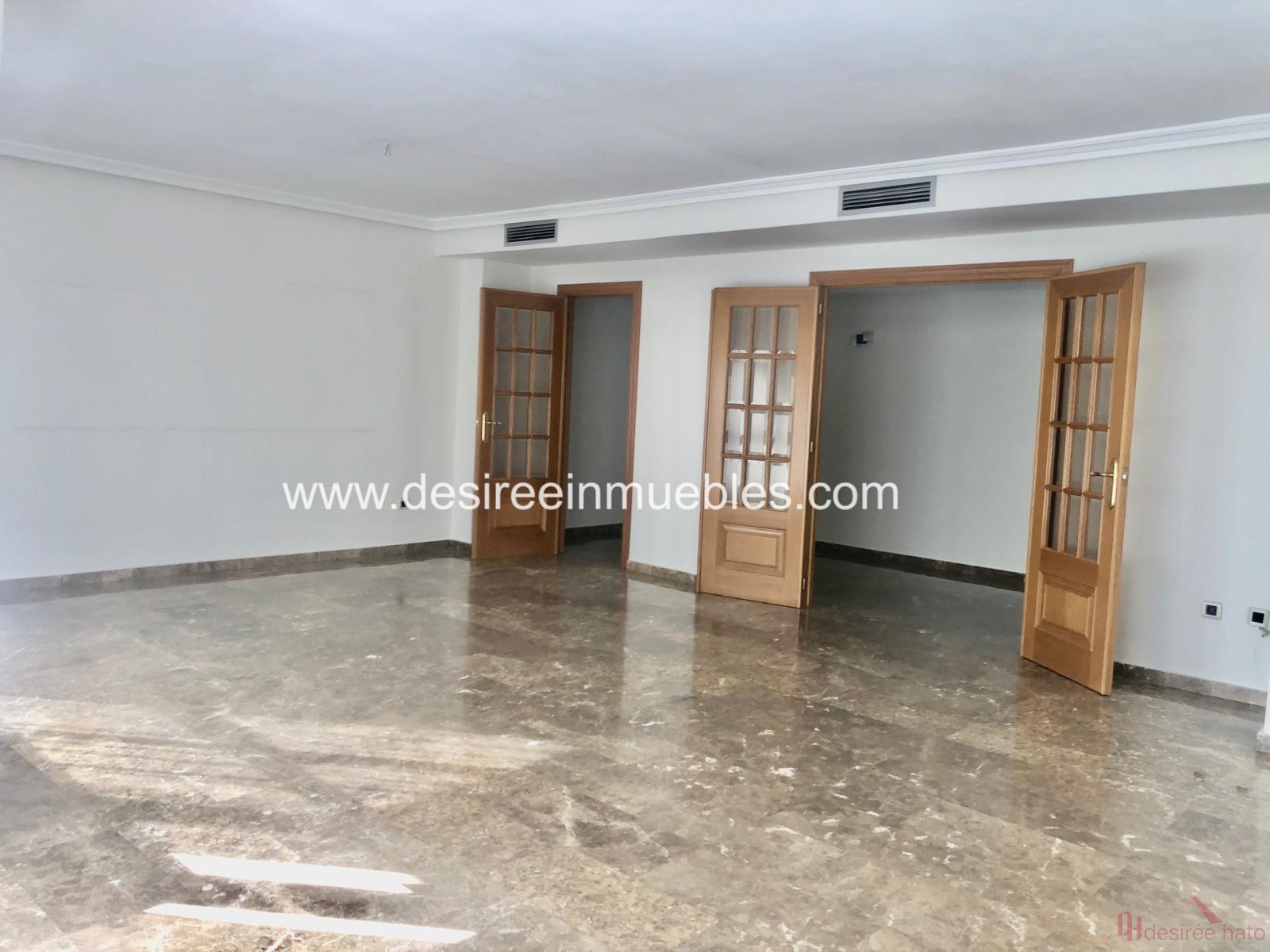 For sale of flat in Valencia