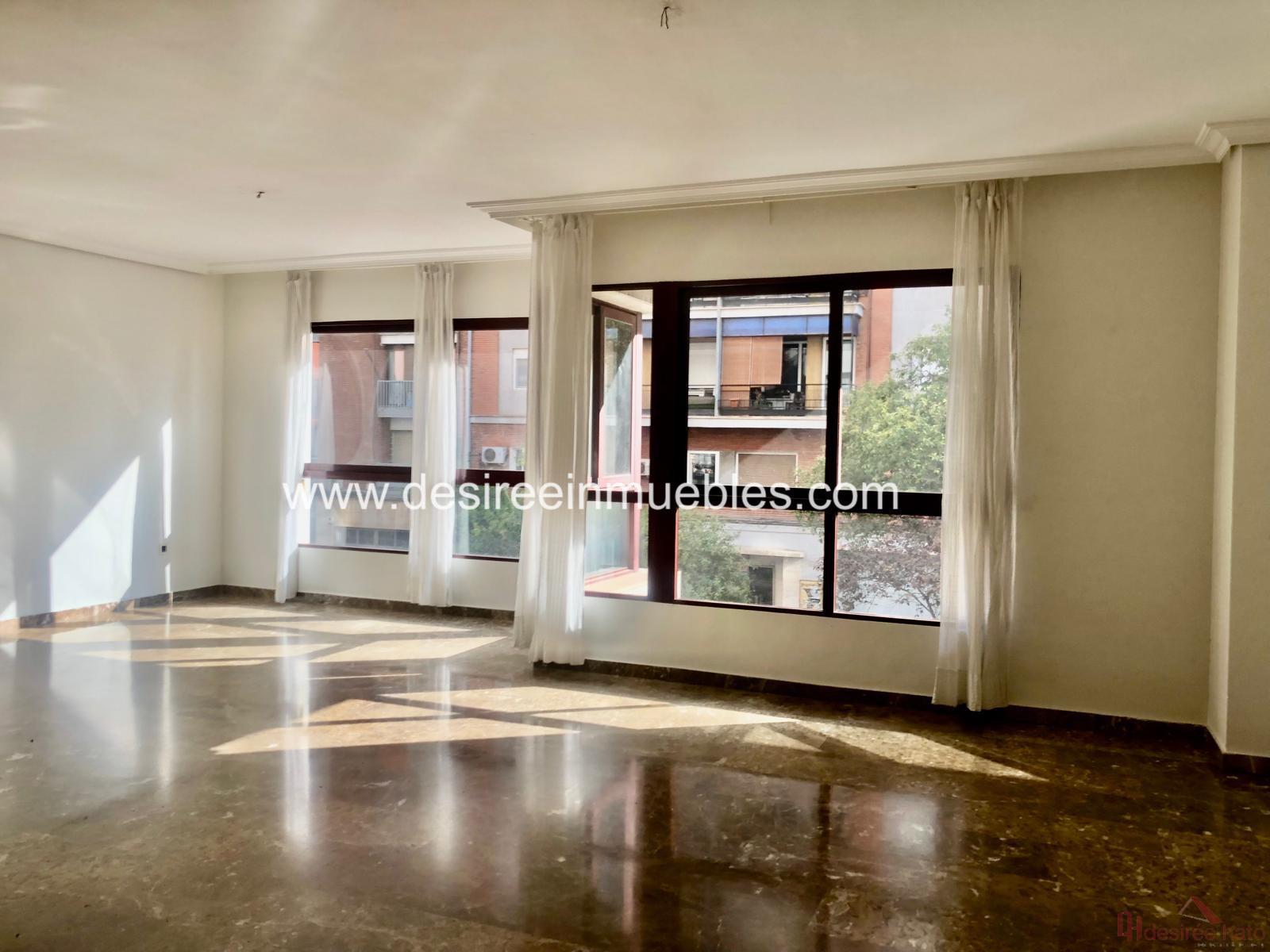 For sale of flat in Valencia