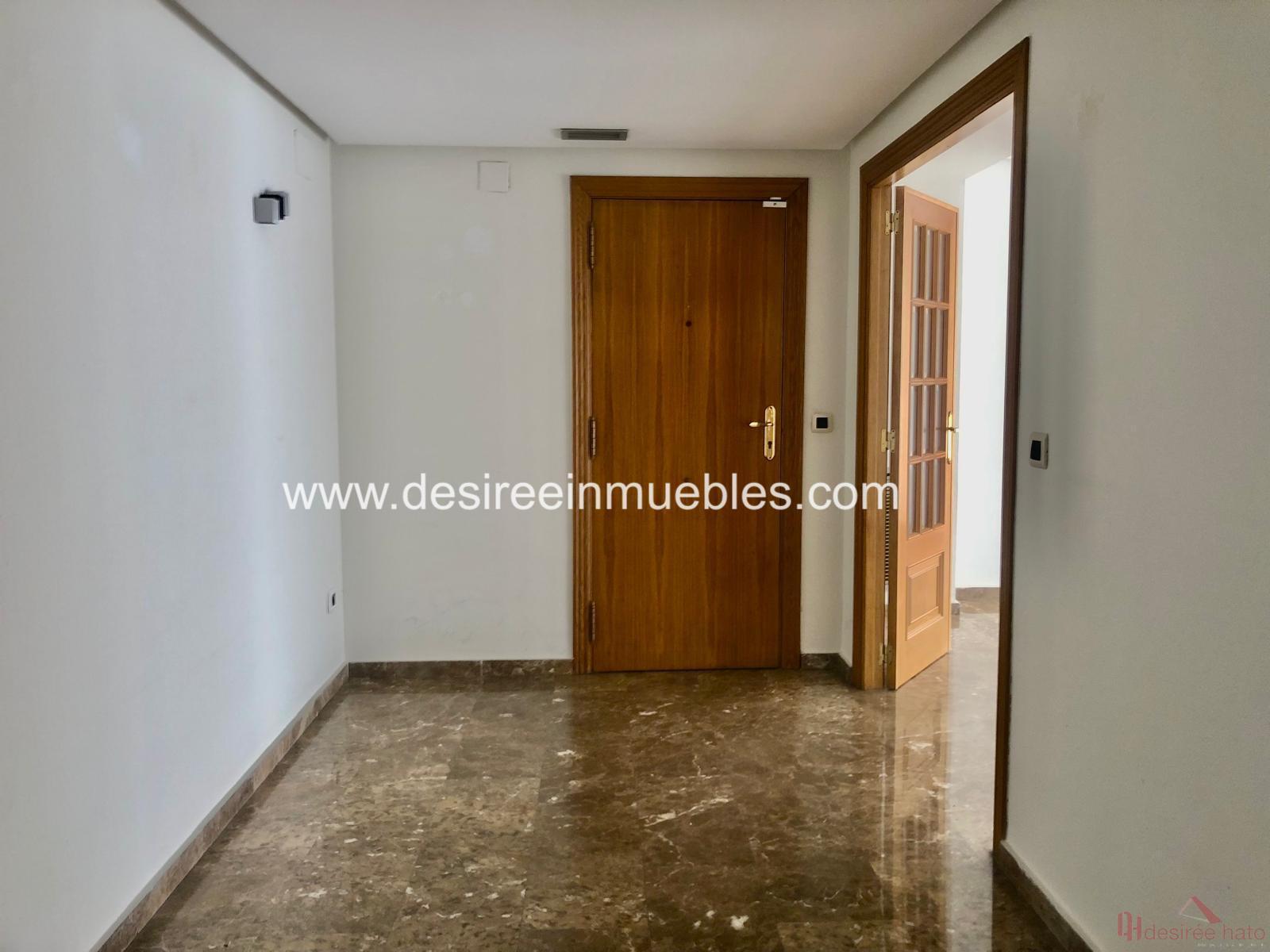 For sale of flat in Valencia