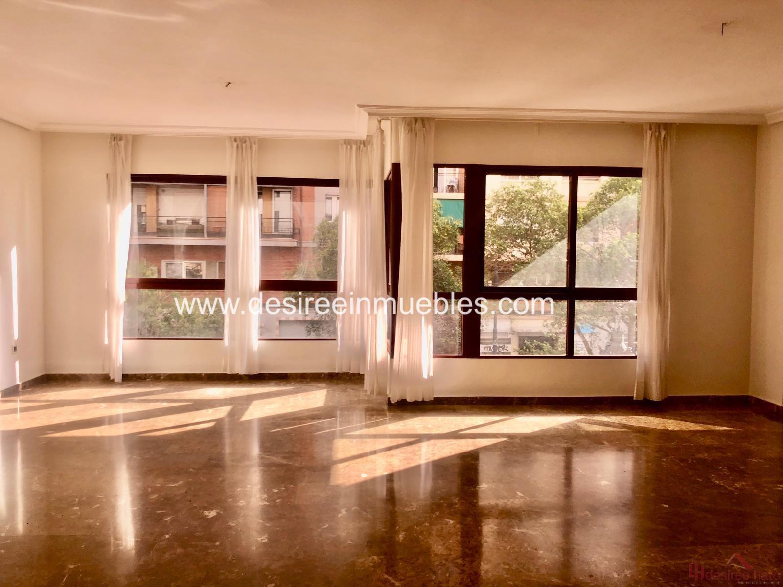 For sale of flat in Valencia