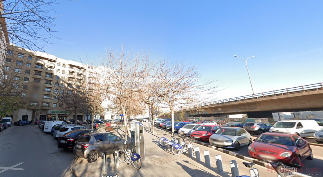 For sale of flat in Valencia