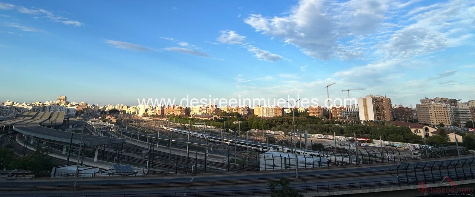 For sale of flat in Valencia