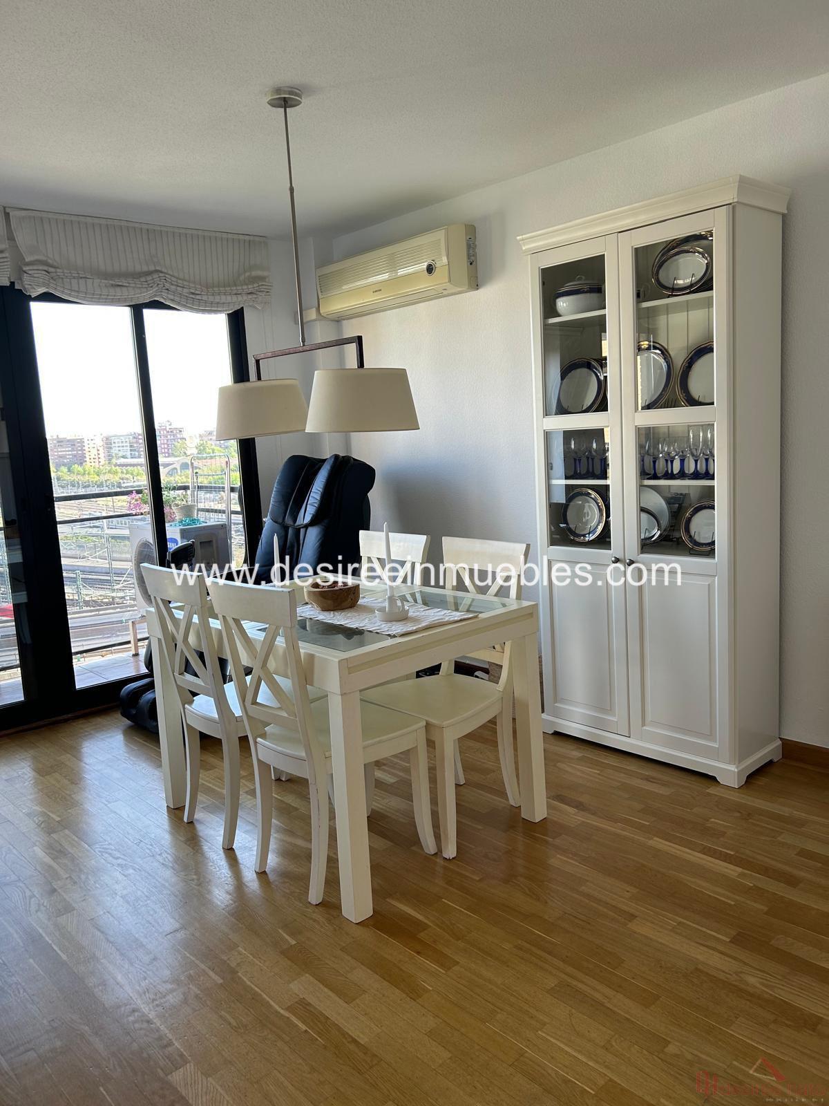 For sale of flat in Valencia