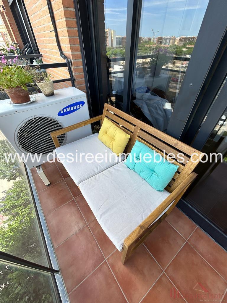 For sale of flat in Valencia