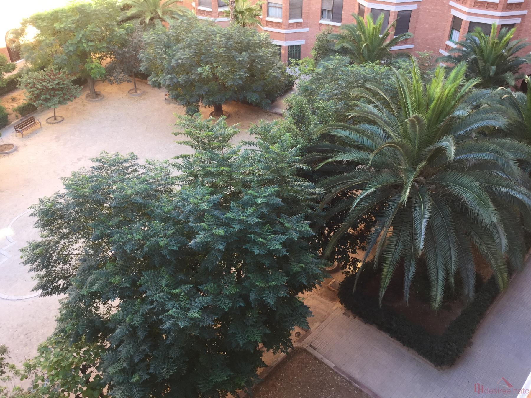 بيع من أرضية في Valencia