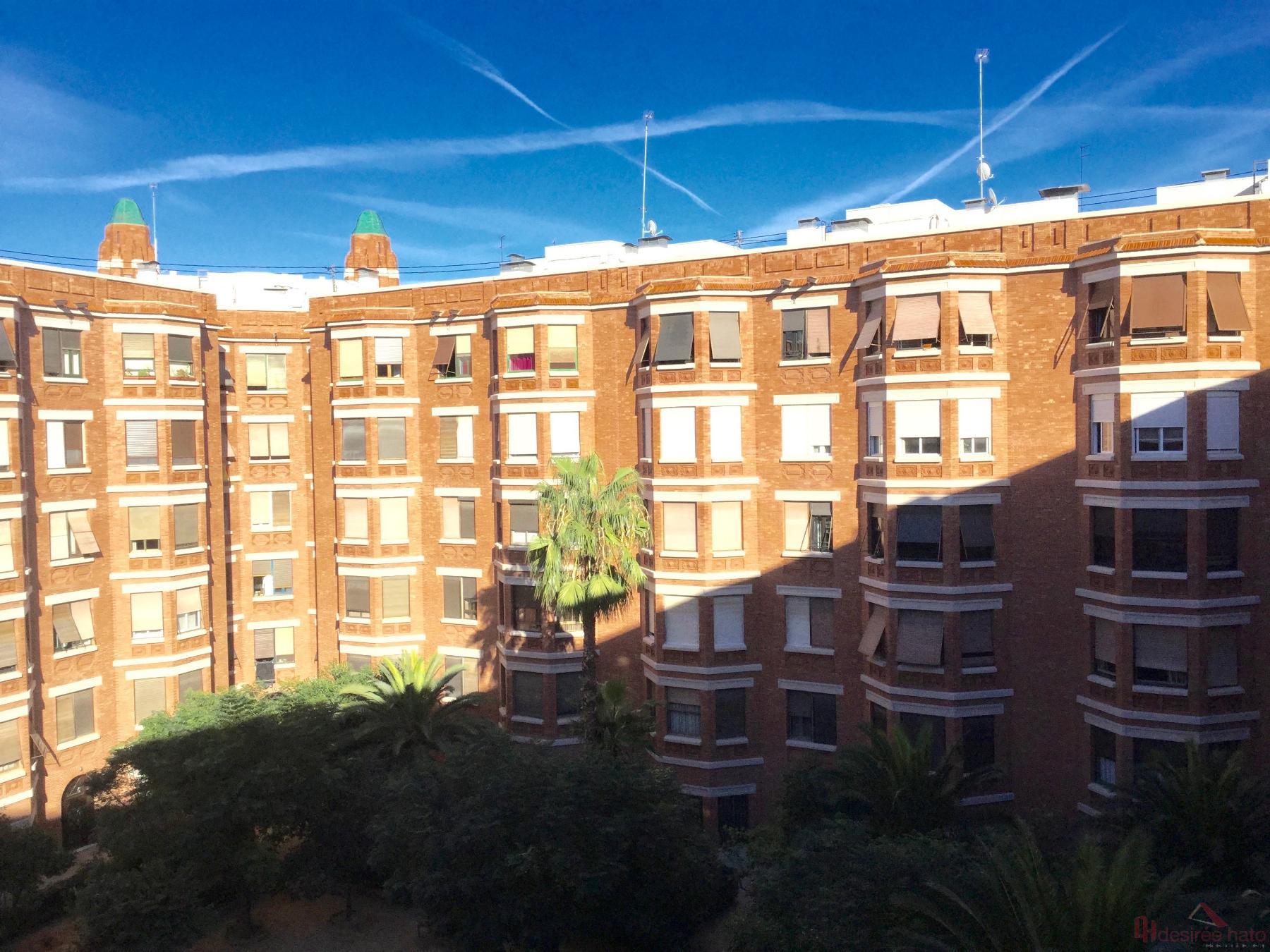 بيع من أرضية في Valencia